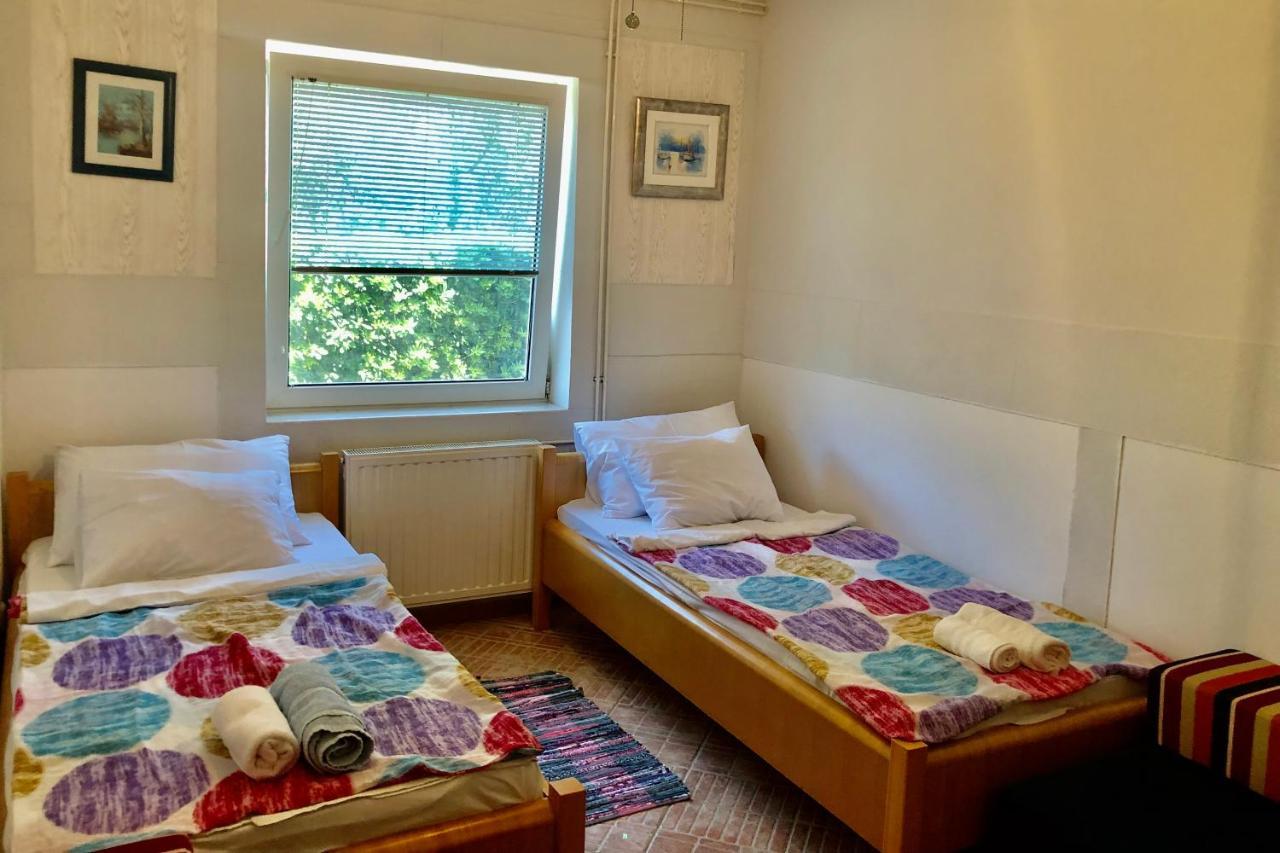 Villa Latina With 6 Apartments And A Shared Pool Vir Dış mekan fotoğraf