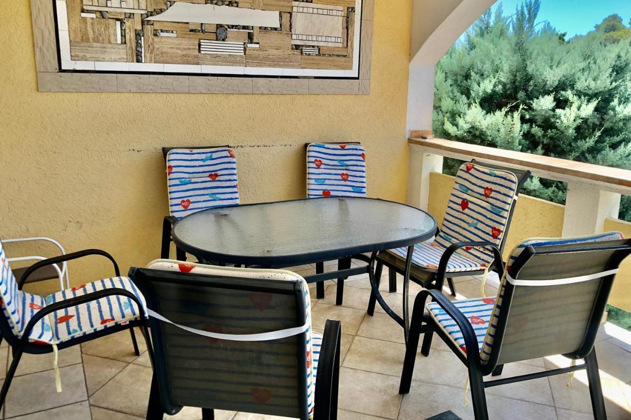 Villa Latina With 6 Apartments And A Shared Pool Vir Dış mekan fotoğraf