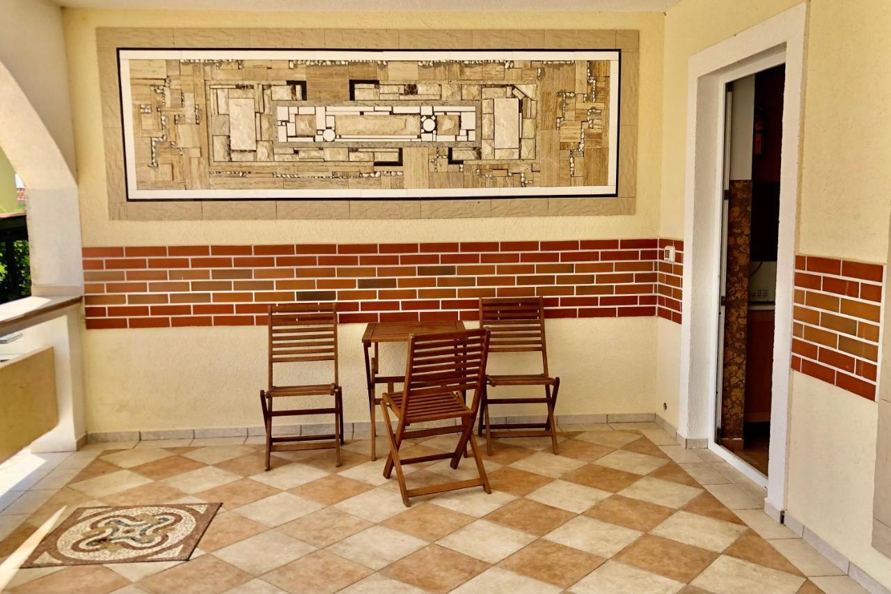 Villa Latina With 6 Apartments And A Shared Pool Vir Dış mekan fotoğraf