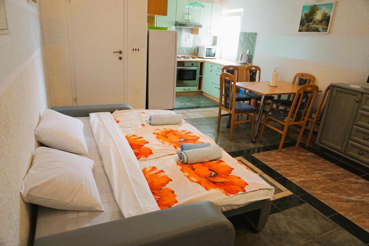 Villa Latina With 6 Apartments And A Shared Pool Vir Dış mekan fotoğraf