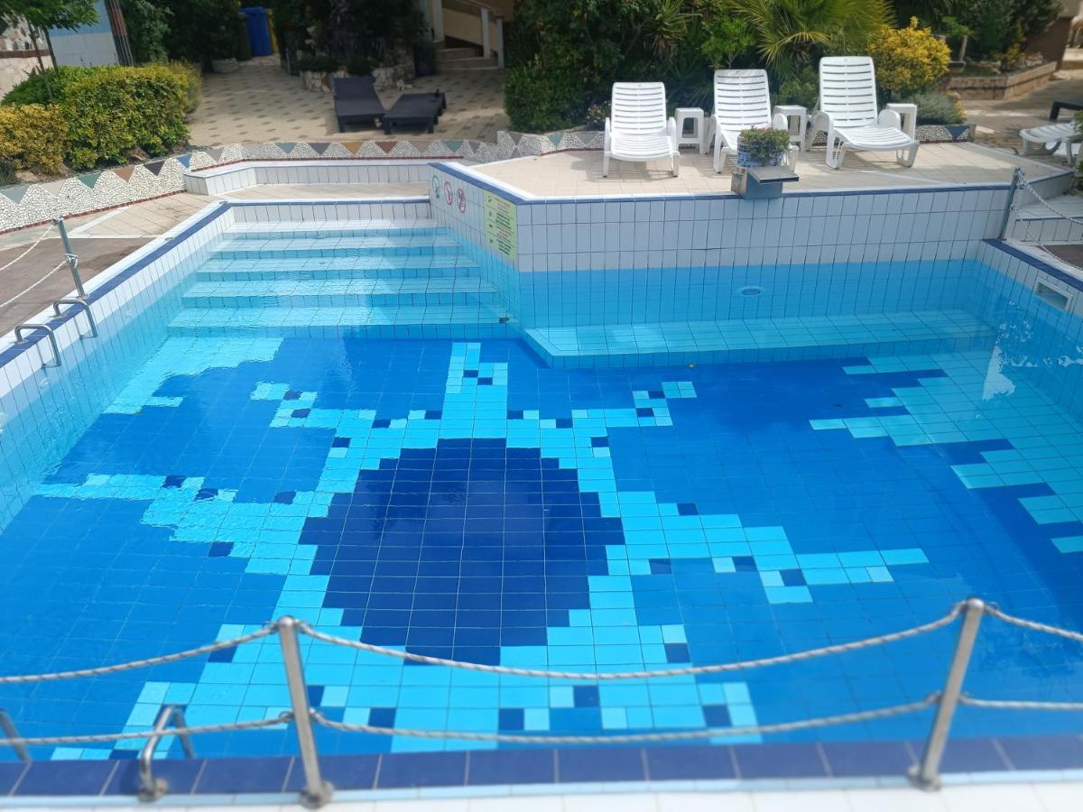 Villa Latina With 6 Apartments And A Shared Pool Vir Dış mekan fotoğraf