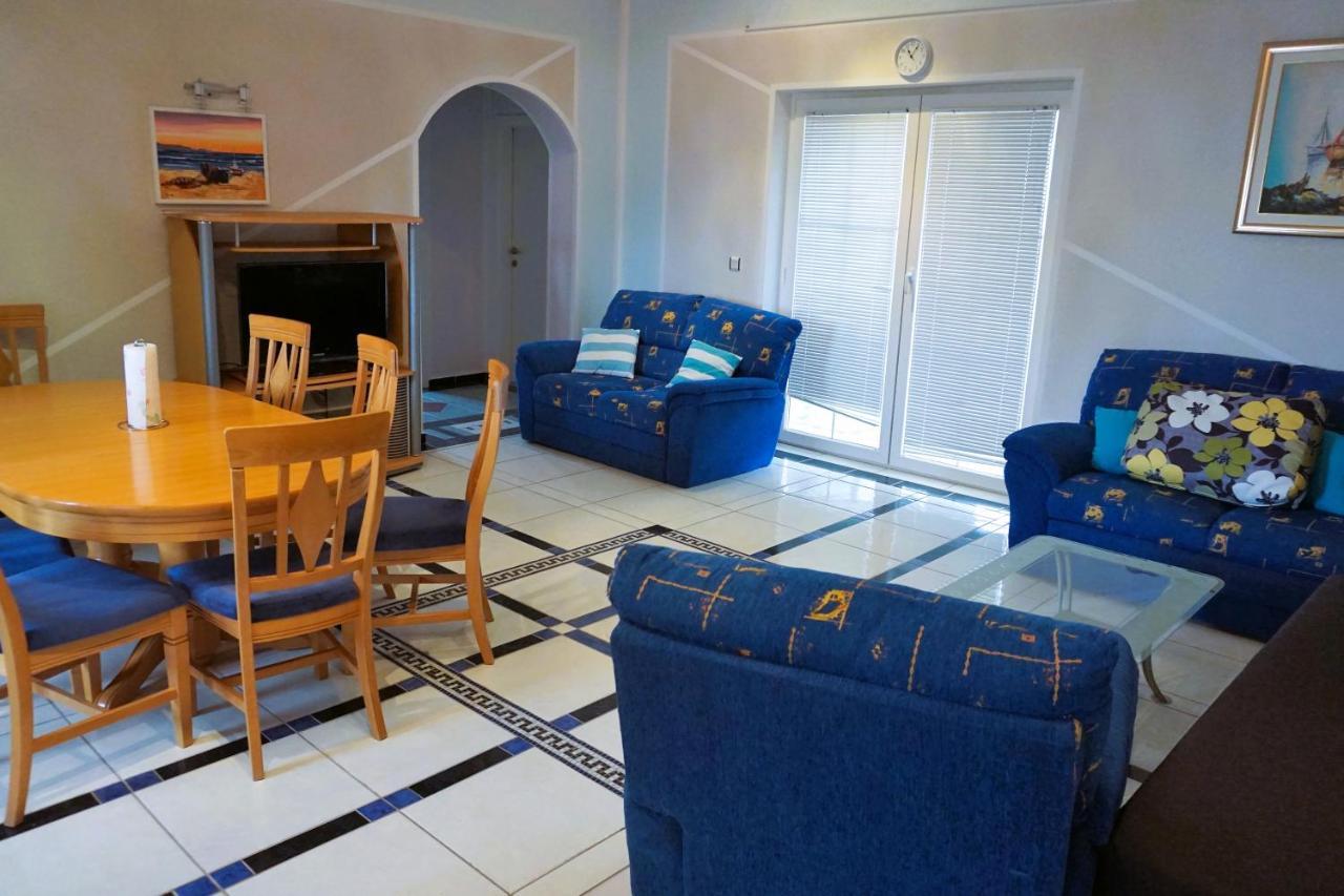 Villa Latina With 6 Apartments And A Shared Pool Vir Dış mekan fotoğraf