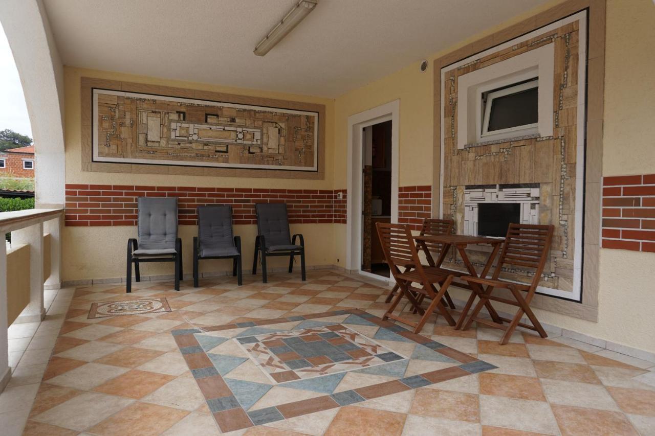 Villa Latina With 6 Apartments And A Shared Pool Vir Dış mekan fotoğraf