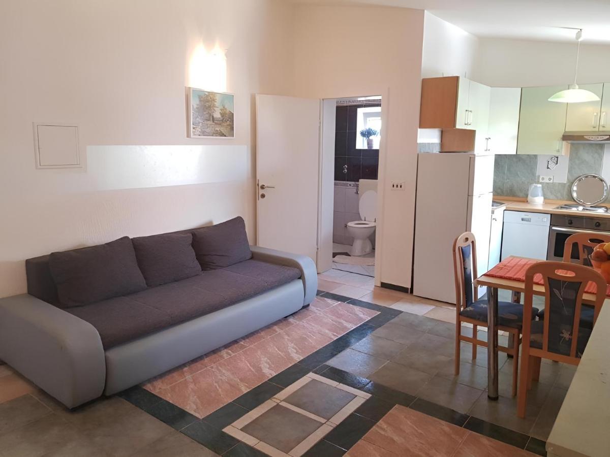 Villa Latina With 6 Apartments And A Shared Pool Vir Dış mekan fotoğraf